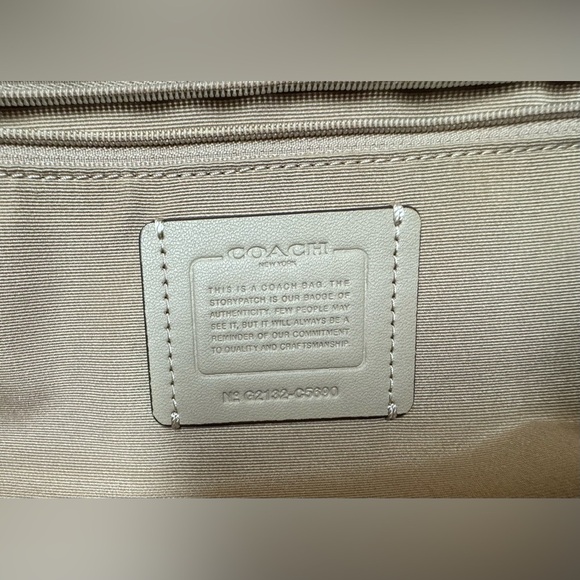 Coach C5690 Kleo Carryall Handbag
Chalk Pebbled Leather Crossbody Strap - Picture 7 of 16